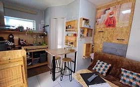 Studio 10M2, Terrasse 18M2 , Parking, Piscine Et Accueille Les Animaux