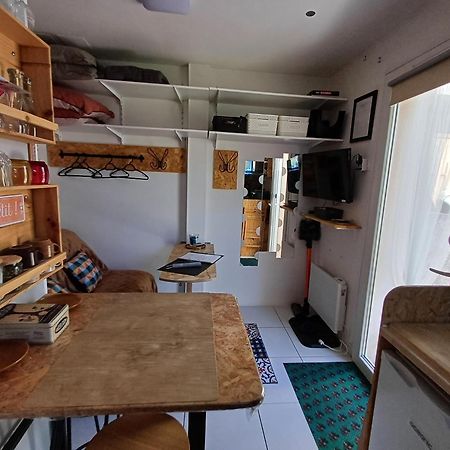 Studio 10M2, Terrasse 18M2 , Parking, Piscine Et Accueille Les Animaux Quissac  Extérieur photo