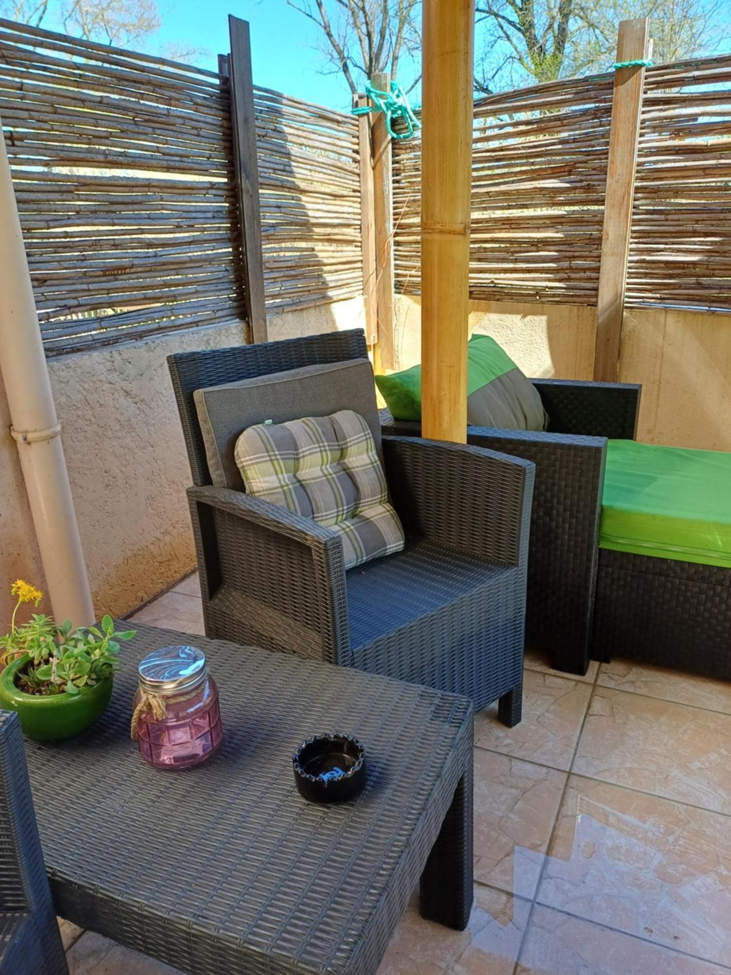 Studio 10M2, Terrasse 18M2 , Parking, Piscine Et Accueille Les Animaux Quissac  Extérieur photo