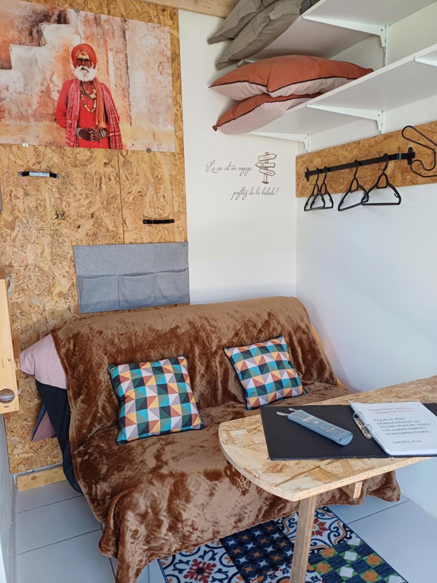 Studio 10M2, Terrasse 18M2 , Parking, Piscine Et Accueille Les Animaux Quissac  Extérieur photo
